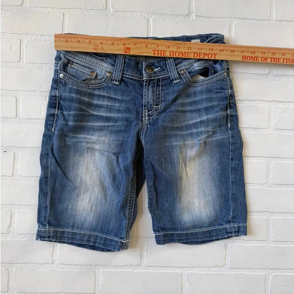 BKE Women's Payton Light Wash Denim Bermuda Jean Shorts sz 29
